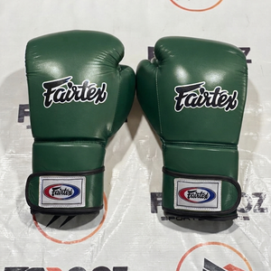 นวมชกมวยหนังแท้ Fairtex สีชมพู ปิดด้วยแถบตีนตุ๊กแก ระบายอากาศได้ดี อุปกรณ์ฝึกซ้อมสำหรับผู้ใหญ่ ใช้ได้ทั้งชายและหญิง อุปกรณ์ศิลปะการต่อสู้ - Product Image 3