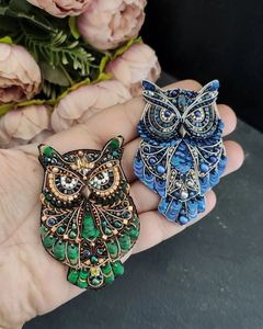 Broche de Diseño Exclusivo Hecho a Mano con Bordado y Cuentas para Abrigos, Bolsos, Sombreros y Bufandas, Broche Artístico con Bordado y Cuentas - Product Image 3