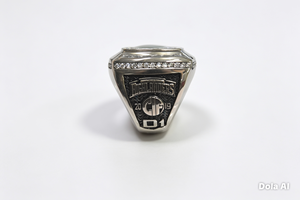 Anillo de Campeonato GHC Personalizado V. Y. Domingo, Logotipo en Esmalte Verde, Piedras de Circonio Cúbico, Anillo de Cóctel para Hombre, Plateado en Plata, Acero Inoxidable Moderno - Product Image 3
