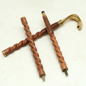 Bâtons de marche rustiques modernes en bois naturel écologique avec poignée en laiton poli, idéaux pour les cadeaux - Product Image 1