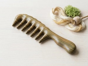 Peine de madera natural hecho a mano, antiestático, para masaje del cuero cabelludo, artesanía natural - Product Image 2