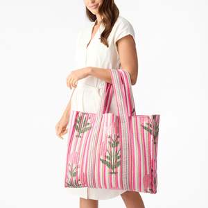 Bolso Tote de Algodón Acolchado Hecho a Mano |   Bolso de Hombro con Estampado de Animales de la Selva Azul - Product Image 4