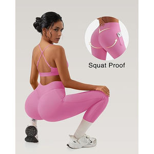 Conjunto de Yoga para Mujer en Tonos Verde Bosque y Rojo Frambuesa, Bra Deportivo y Leggings de Cintura Alta, Colores Profundos Inspirados en la Naturaleza, Nailon y Spandex - Product Image 6