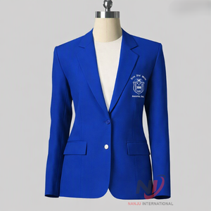เสื้อเบลเซอร์สีขาว Zeta Phi Beta ปี 2026 พร้อมตราสัญลักษณ์สีน้ำเงิน ตัวอักษร ZOB ปกเสื้อแบบเว้า แขนยาว ปักลายด้วยมือ เสื้อเบลเซอร์สำหรับสตรีในกลุ่มพี่น้องนักศึกษา - Product Image 4