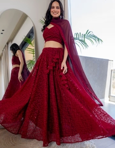 ชุดเลเฮนกา KV Twilight Maroon Chikankari พร้อมเสื้อและผ้าคลุมไหล่ (ชุด 3 ชิ้น) - Product Image 3