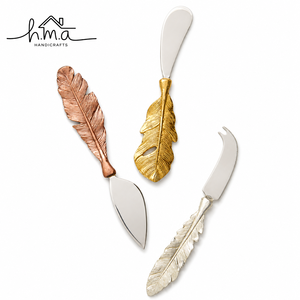 Ensemble de couteaux à fromage en laiton multicolores à motif plume avec finition or, argent et cuivre – Couverts élégants pour service, vaisselle décorative - Product Image 1