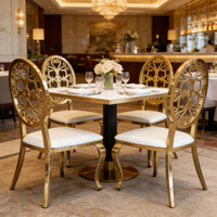 Chaise de luxe empilable en acier inoxydable plaqué or, ornée de découpes, pour mariages et événements formels, idéale pour salons et villas