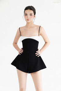 จั๊มสูทขาบานแต่งลูกไม้คอตัดสีสำหรับผู้หญิง ขายส่ง รุ่น ET3637 - Product Image 2