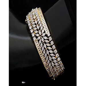 Bracelets élégants en laiton plaqué or avec zircon, design tendance, ouvrables, pour mariage, fiançailles, soirée, pour femmes, éclatants et scintillants - Product Image 1