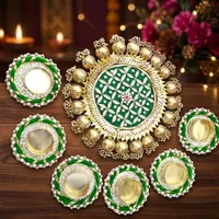 Ensemble de bougeoirs à bougies chauffe-plat faits main, écologiques, de luxe, uniques, vert or, avec plateau floral Rangoli, pour Diwali, fêtes, festivals et décoration intérieure