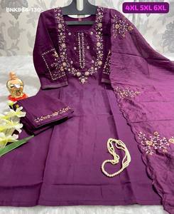 Último diseño de Kurti de viscosa con un aspecto magnífico y trabajo manual, con conjunto de pantalón y dupatta. Proveedor mundial a precio de mayorista. - Product Image 5