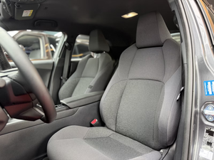 Toyota C-HR Hybride FWD Business Edition SUV, Voiture Hybride d'Occasion, Automatique, Conduite à Gauche, Économique en Carburant, Véhicule Familial - Product Image 4