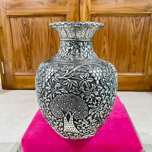 Jarrón de Flores con Diseño de Jungla Plateado en Plata de Alta Calidad para Decoración de Sala de Estar u Oficina - Product Image 1
