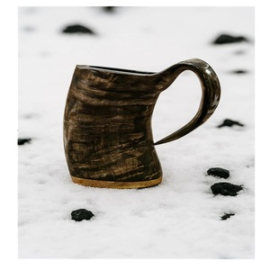Jarra rústica hecha a mano de cuerno, taza duradera y natural para beber cerveza, vino y hidromiel a precio económico. - Product Image 1