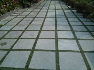 แผ่นหินปูนธรรมชาติ kotah สีน้ำเงิน60x100มอบพื้นผิวสีเทาสีฟ้าสวยงามและความแข็งแรงสูงสำหรับการจัดสวน - Product Image 6