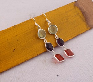 Pendientes de Plata de Ley 925 con Prehnita Natural, Amatista y Cornalina, Diseño de Tres Niveles, Hechos a Mano, Venta al Por Mayor - Product Image 6
