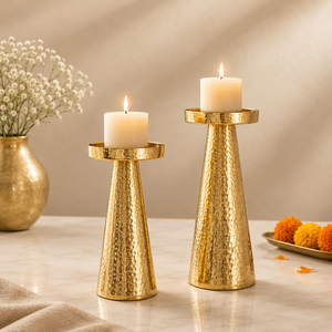 Juego de Portavelas de Hierro Martillado Dorado de Lujo para Decoración del Hogar, Juego de 2 Portavelas de Metal Dorado Martillado Hechos a Mano - Product Image 2