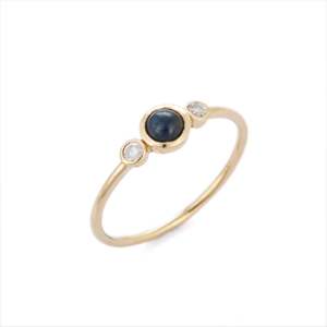 Bague de mariage solitaire NOVA pour femme en or jaune 14 carats avec saphir taille coussin serti clos - Product Image 3