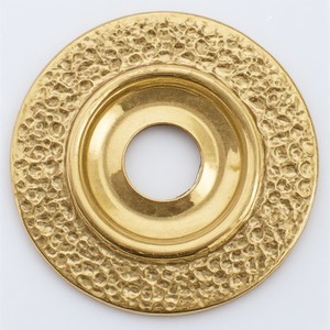 Placa Trasera de Latón con Acabado Real Antiguo, Diseñada para Interiores Tradicionales, Ofrece Detalles Elegantes y una Durabilidad Excepcional - Product Image 4