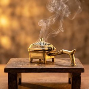 Encensoir en laiton fait main de style chinois avec poignée en forme de dragon pour usage religieux - Product Image 5