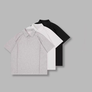 Camiseta de Manga Corta Blanca y Negra para Hombre, Fabricada al por Mayor, con Logotipo Frontal en Tela de Rizo, Diseño Sólido, Casual, Transpirable y de Secado Rápido - Product Image 5