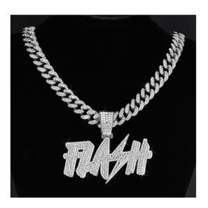 Collar con colgante de diamantes finos hecho a mano con diseño único, joyería de oro para fiestas y regalos, disponible para la venta. - Product Image 3