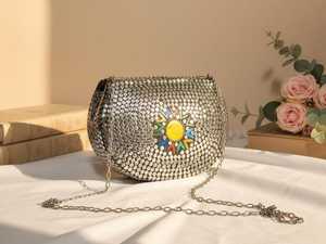 Pochette de mariage élégante avec incrustation de coquillages et chaîne amovible - Product Image 3