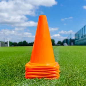 Conos de entrenamiento para ejercicios de fútbol, conos de plástico para marcar ejercicios deportivos, conos de entrenamiento físico, fabricante de equipos de Pakistán. - Product Image 5