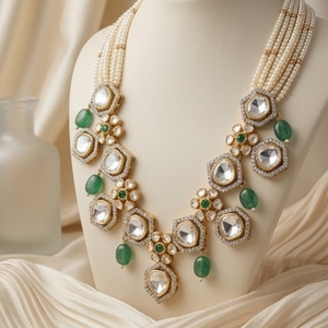 Conjunto de collar Kundan Royal Pearl con pendientes de piedra verde, joyería nupcial tradicional para mujer, para usar en bodas. - Product Image 3