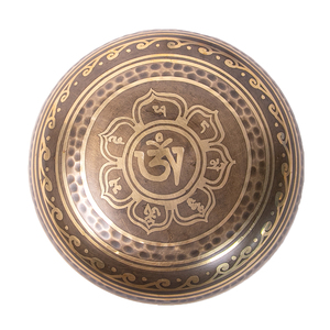 Ensemble de bols chantants tibétains de 12 cm avec 4 dés Bouddha sculptés, motif mantra et mandala, gravure à la marteau - Product Image 5