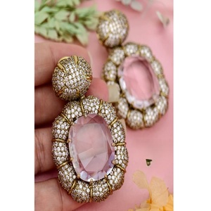 Pendientes de Moda de Primera Calidad en Latón Chapado en Oro con Moissanita para Mujer, Estilo Nocturno, para Fiestas - Product Image 1