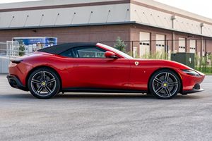Producto TOP: Ferrari Roma-Spider 2024 Usado en Perfectas Condiciones, Motor V8 Twin-Turbo de 612 hp, Listo para Usar - Product Image 5