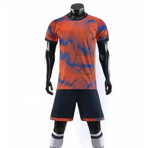 Tenue de football d'équipe personnalisée, dernière conception, respirante, été, 100 % polyester, séchage rapide, vêtements de sport - Product Image 5