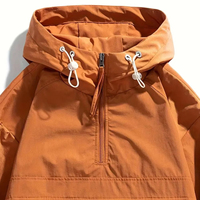 Veste Anorak Homme Légère en Nylon, Coupe-Vent à Capuche Demi-Zip avec Poche Kangourou, Logo Personnalisé, Vente en Gros OEM