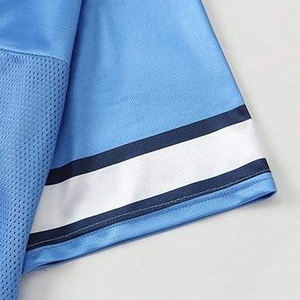 เสื้อยืดคอกว้างผ้าโพลีเอสเตอร์ตาข่ายแห้งเร็วพิมพ์ลายซิลค์สกรีนสำหรับผู้ชาย สไตล์เสื้อฟุตบอลย้อนยุคแนวสตรีทแวร์ - Product Image 6