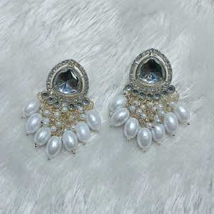 Lujosos pendientes colgantes de cuentas y piedra Kundan chapados en oro para mujer, joyería étnica tradicional para ocasiones especiales - Product Image 1