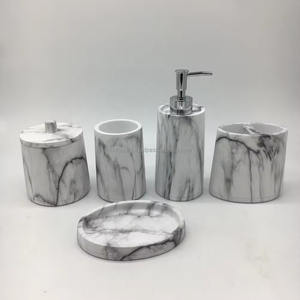 Ensemble d'accessoires de salle de bain en résine époxy personnalisé Organisateur élégant avec distributeur de savon et gobelet - Product Image 4