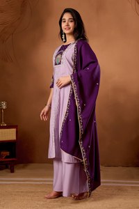 Ensemble Kurti Anarkali évasé avec Plazo et Dupatta, richement brodé – Tenue Indo-Occidentale pour le Marché International - Product Image 5