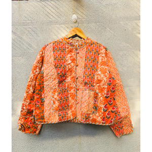 Chaqueta de algodón acolchada reversible para mujer, con estampado floral de patchwork hecho a mano, abrigo de punto para otoño e invierno, regalo para ella. - Product Image 1