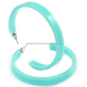 Boucles d'oreilles pendantes en résine pour femmes avec de nouveaux designs de véritables accessoires à la mode - Product Image 5