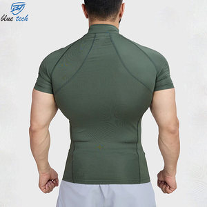 เสื้อยืดคอมเพรสชั่นผู้ชายขายส่ง ซับเหงื่อ แห้งเร็ว โพลีเอสเตอร์ ไซส์ใหญ่ เป็นมิตรกับสิ่งแวดล้อม รับสกรีนโลโก้ ชุดออกกำลังกาย - Product Image 2