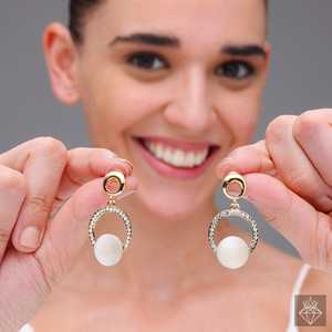 Pendientes de tuerca finos Allure Moonlit de PRAO con elegante diseño colgante - Product Image 4