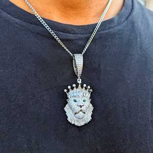 Pendentif Couronne Tête de Lion Glacée en Argent Sterling 925, Collier Hip Hop avec Perles d'Eau Douce et Moissanite Sertie en Canal pour Hommes, Idéal pour les Fêtes - Product Image 2