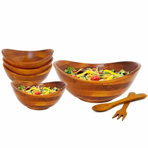 Bol en métal fait main au design géométrique, bol à fruits décoratif de luxe pour table à manger contemporaine, plaqué et sûr - Product Image 1