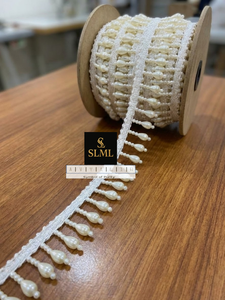 Adorno de encaje con cuentas de perlas de color marfil premium para decoración de sarees, lehengas y vestidos de novia, y muchos más para decoración. - Product Image 4