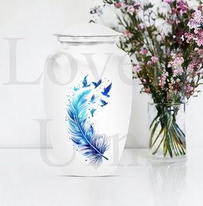 Urne funéraire décorative pour cendres humaines, urne de crémation pour femme adulte, ornementée de plumes, souvenir commémoratif. - Product Image 4
