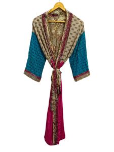 ชุดคลุมกิโมโนผ้าไหมหรูหราแบบปะติดปะต่อ ใช้คลุมบิกินี่หรือใส่นอน ชุดคลุมยาว ทำด้วยมือจากผ้าไหมซารีอินเดียวินเทจรีไซเคิล - Product Image 2