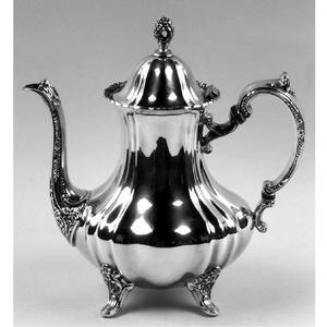 Théière classique marocaine en argent gravé au design exceptionnel, poignée en métal écologique, couleur et logo personnalisables, idéale pour les fêtes et le service. - Product Image 1