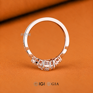 Bague de fiançailles vintage en diamant poire avec diamant d'accentuation latérale, bague de mariage en diamant de laboratoire pour lui, sertissage à griffes - Product Image 4