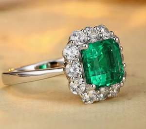 Anillo de Compromiso y Boda con Esmeralda Colombiana Cultivada en Laboratorio, Chapado en Oro de 14K y Plata de Ley 925 para Mujer - Product Image 2